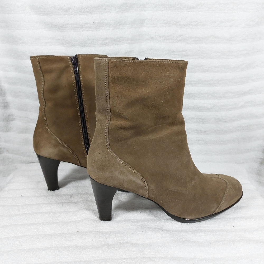 La CANADIENNE Brown Ankle Boots